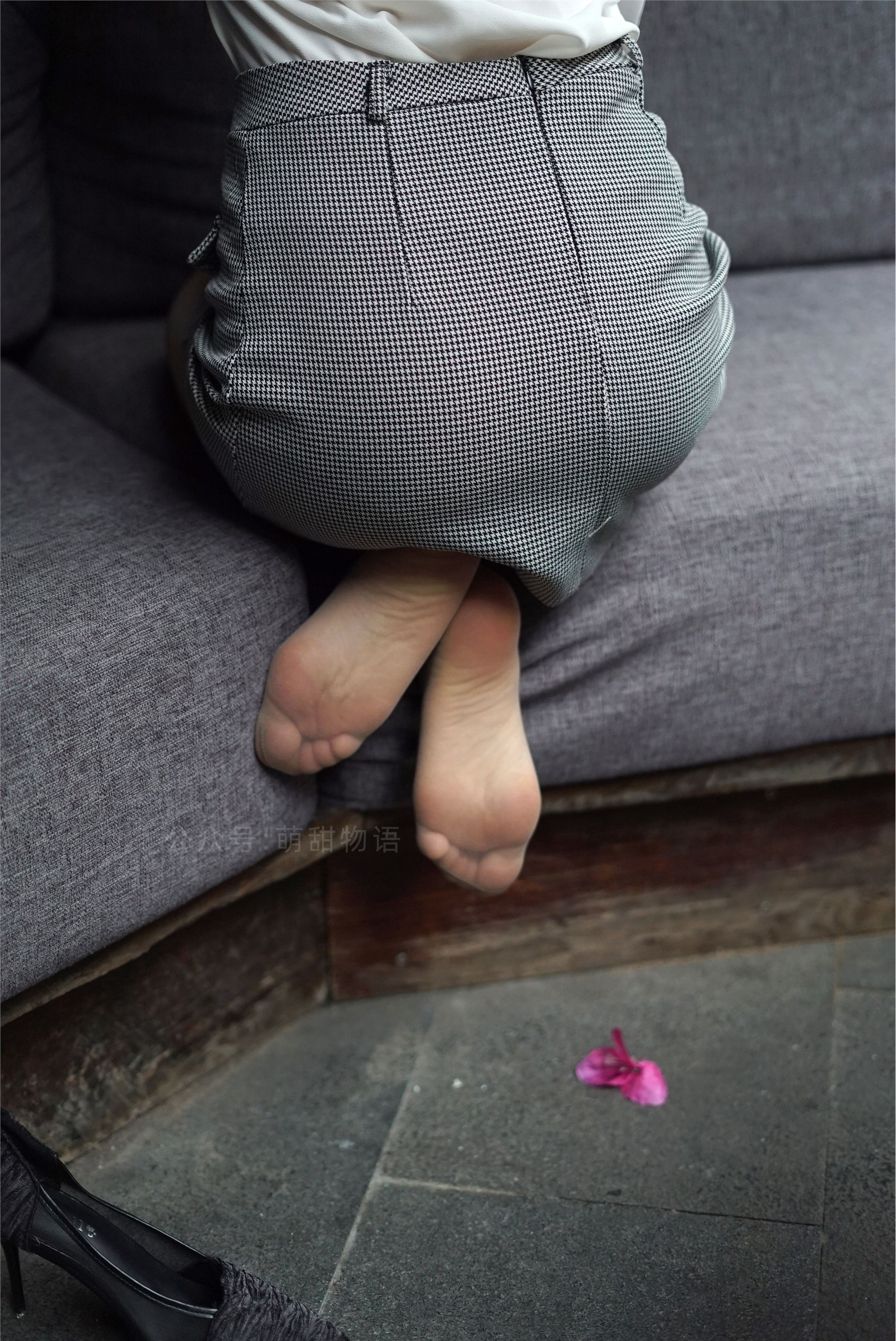 萌甜物语 XM210 《在路边的座位玩脚脚-笑笑(含SP)》